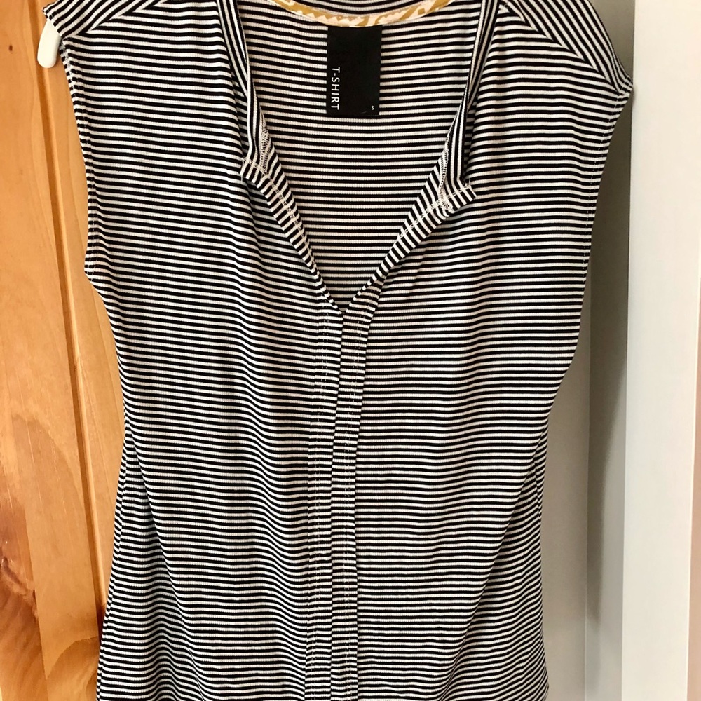 Anthropologie T Shirt brand split neck tank top
